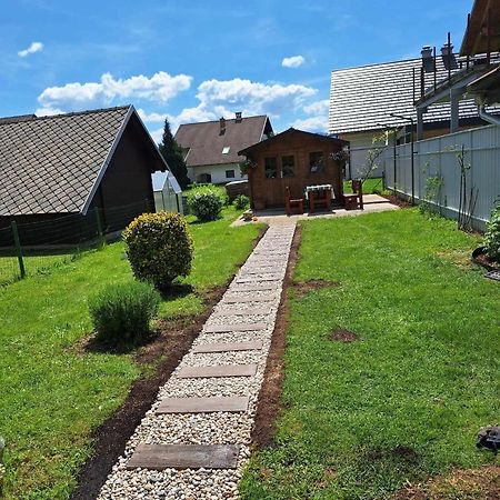 Apartma Juli Zirovnica Extérieur photo